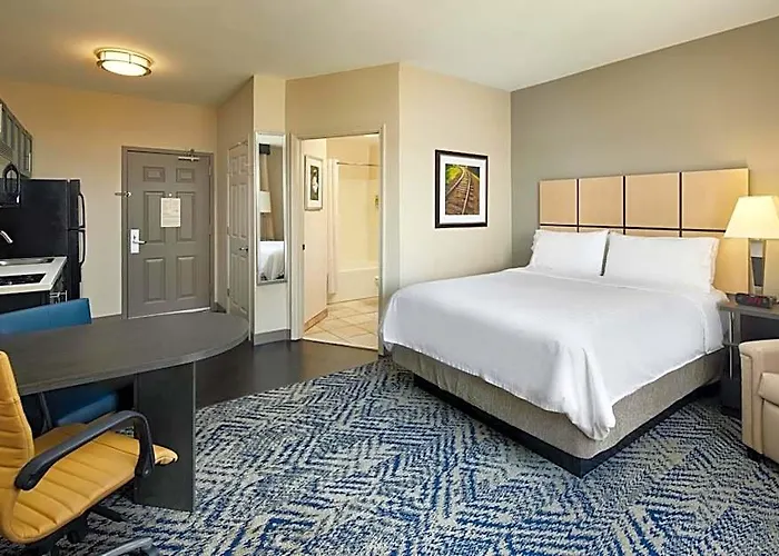 Candlewood Charleston-northwoods By Ihg North Charleston